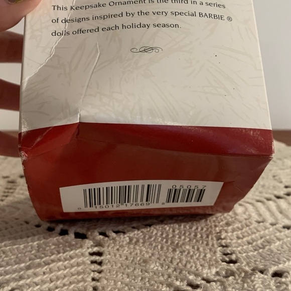 Vintage 1995 3rd in Series Holiday Barbie Mattel Hallmark Keepsake Collectible - Picture 4 of 13